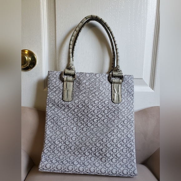 Vintage Guess Tansy Silver Rhinestone Signature Handbag - Picture 4 of 16